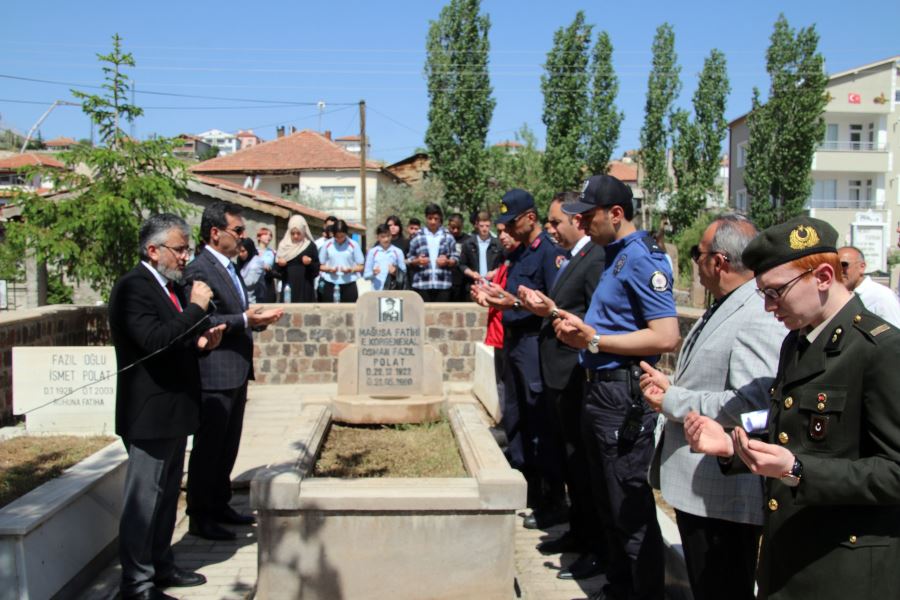 Emekli Korgeneral Polat, mezarı başında anıldı  -videolu-
