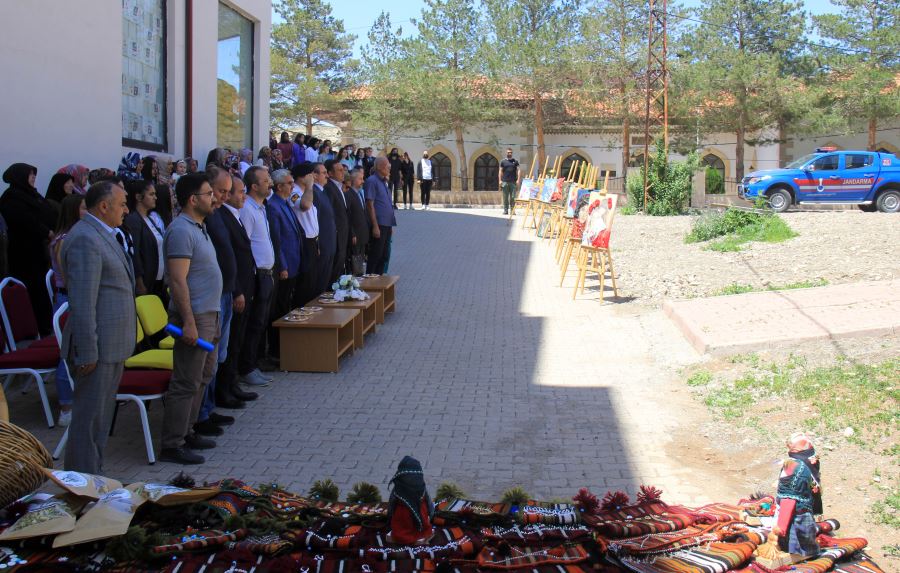 Hafik Halk Eğitim Merkezi el emeği ürünler sergisi açtı