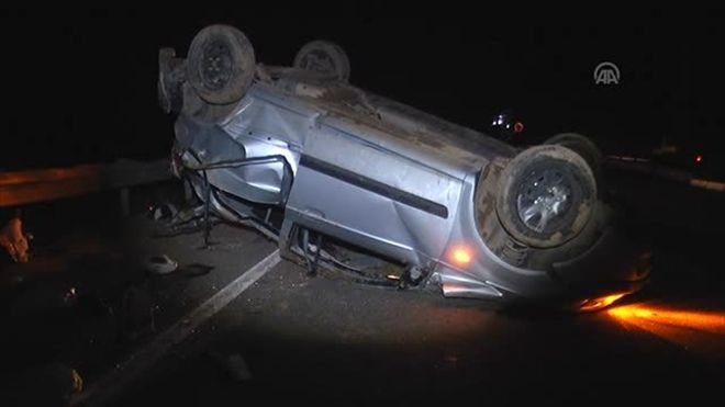 OTOMOBİL DEVRİLDİ: 1 ÖLÜ 1 YARALI