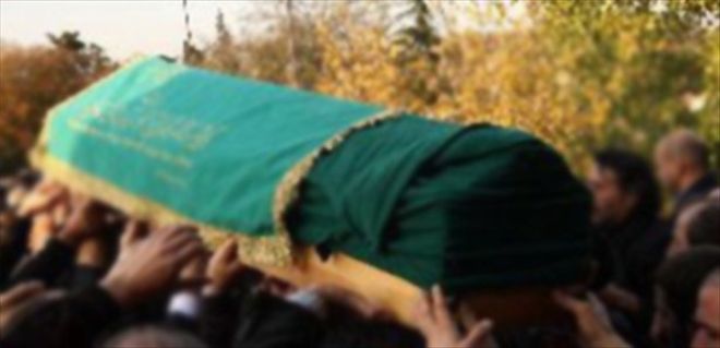 HALAY ÇEKERKEN KALP KRİZİ GEÇİREN KADIN ÖLDÜ