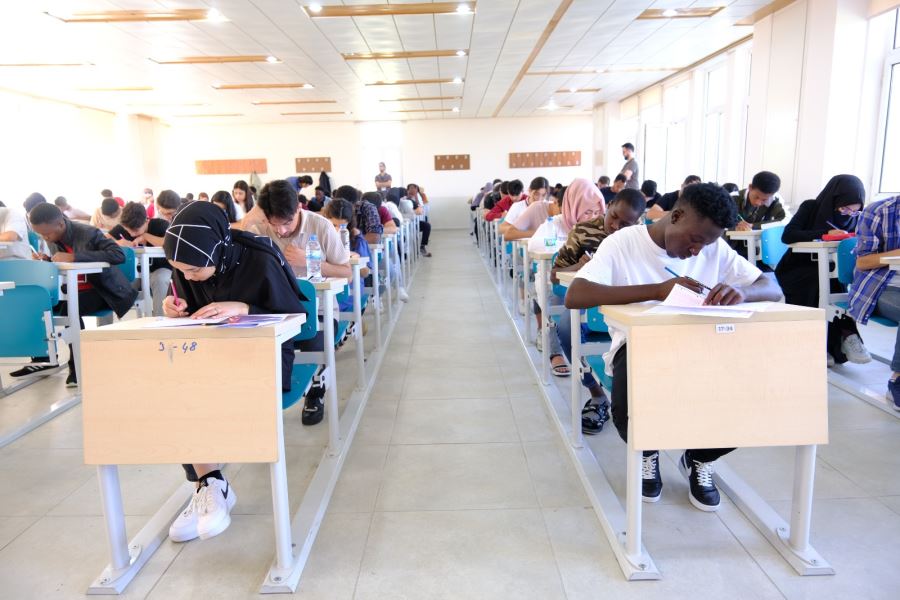 Sınavda ter döktüler