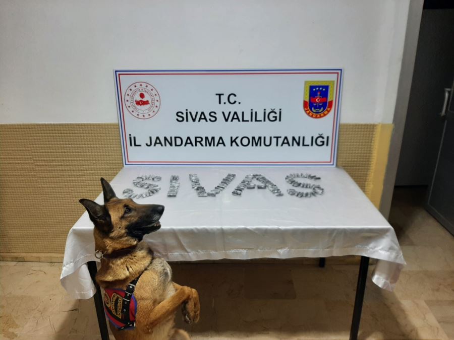 Midesinden uyuşturucu çıktı