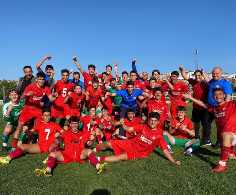 3 futbolcu milli takıma çağırıldı