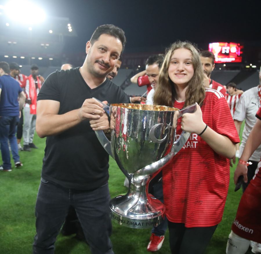 Sivasspor’da zorunlu ayrılık