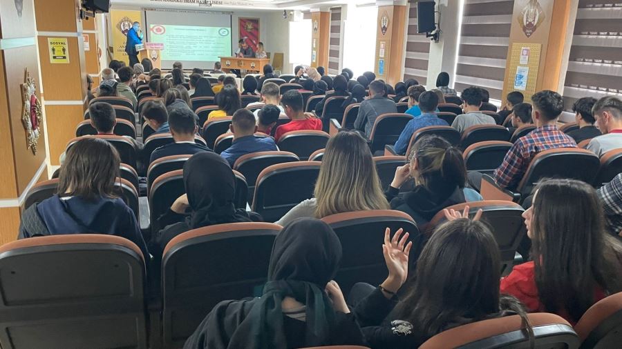 Öğrencilere üniversite tanıtıldı