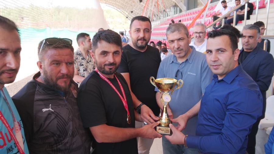 Yeşilyurt ASK şampiyon oldu