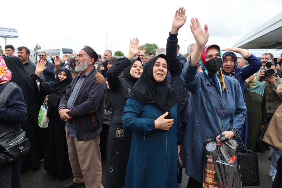 Hac kafilesi dualarla uğurlandı