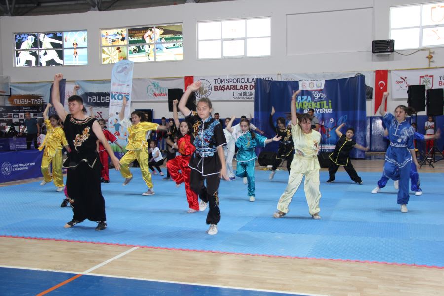 YAZ SPOR OKULLARI KAPILARINI AÇTI