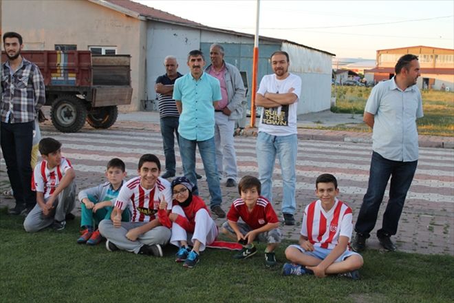 TARAFTARLAR İLGİ GÖSTERMEYİ SÜRDÜRÜYOR