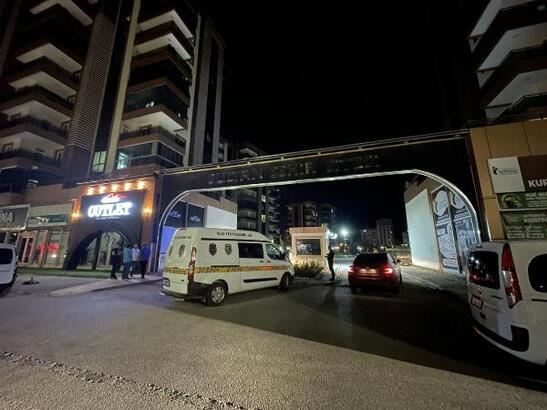 Vali yardımcısı yeğenini vurdu