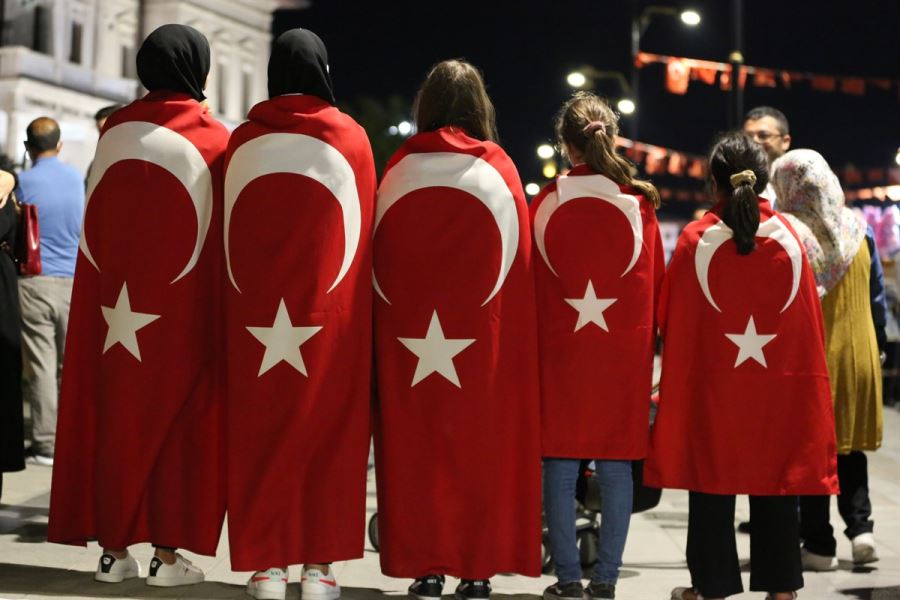 TÜRKİYE AŞKINA (VİDEO)