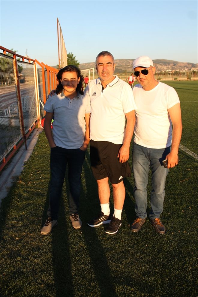 FOTOĞRAF ÇEKTİRMEYE DEVAM