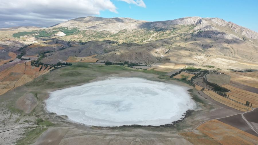 Tecer Gölü kurudu