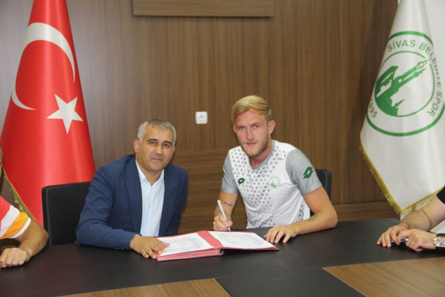 Emre Adiloğlu imzayı attı