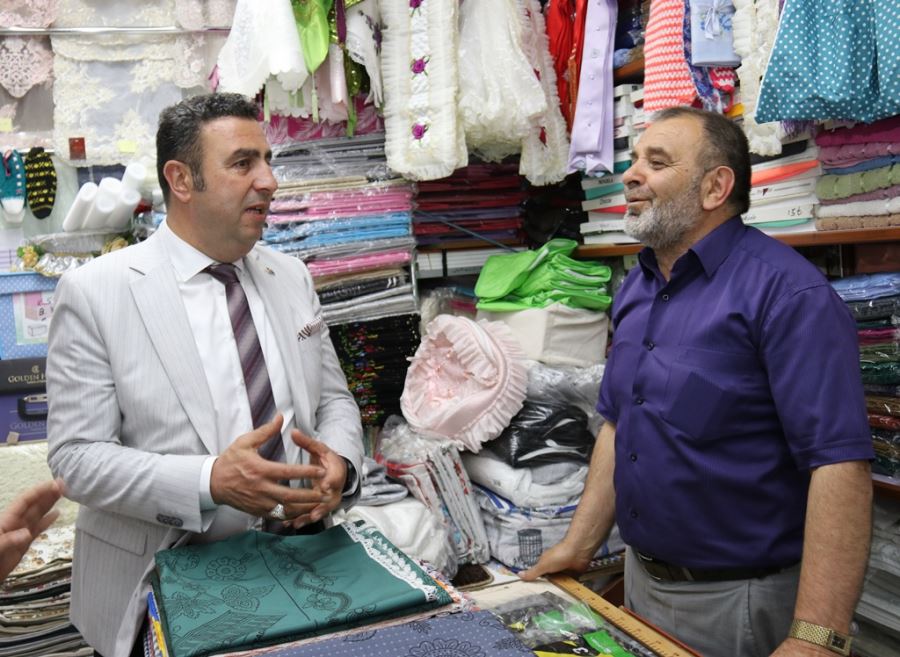 Esnafın yüzü gurbetçiyle güldü