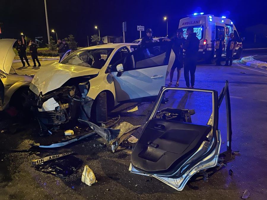 KAVŞAK ÖLÜM SAÇIYOR (VİDEO)