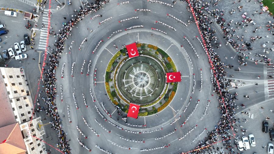 1058 KİŞİLİK GARDAŞLIK HALAYI (VİDEO)