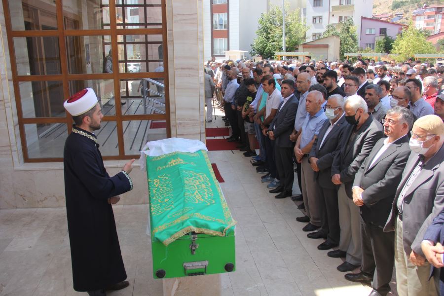 AK Parti Grup Başkanı Yılmaz, Zara'da cenaze törenine katıldı