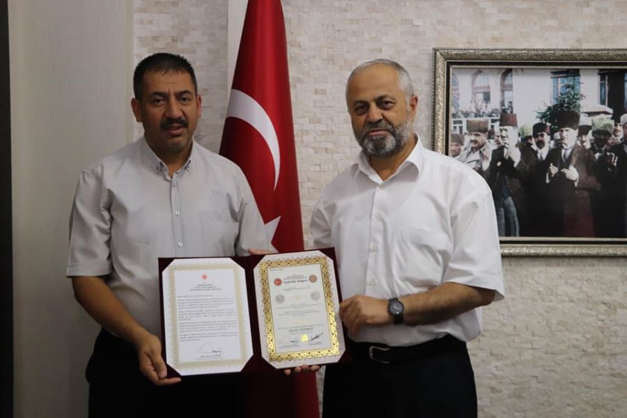 BELGESİNİ MÜFTÜDEN ALDI