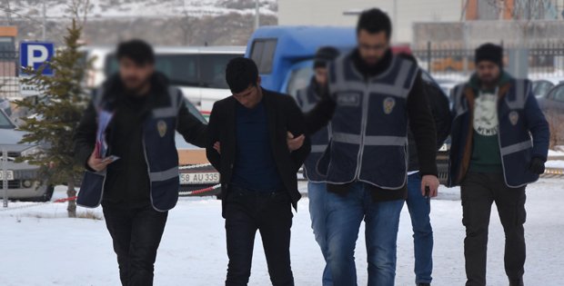 POLİS, SUÇÜSTÜ YAKALADI!