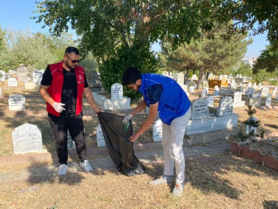 YUKARI TEKKEDE TEMİZLİK YAPTILAR