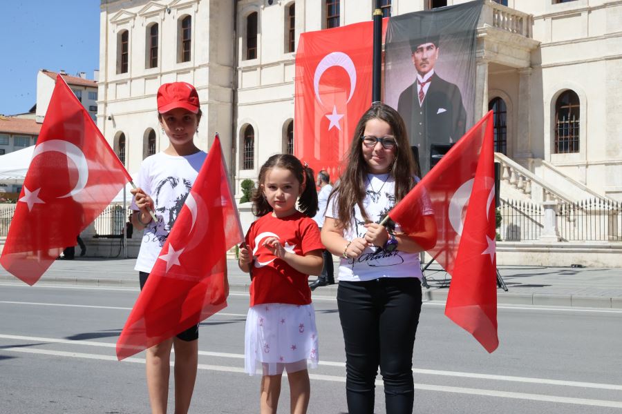 100 YIL ÖNCEKİ AYNI RUHLA (VİDEO)