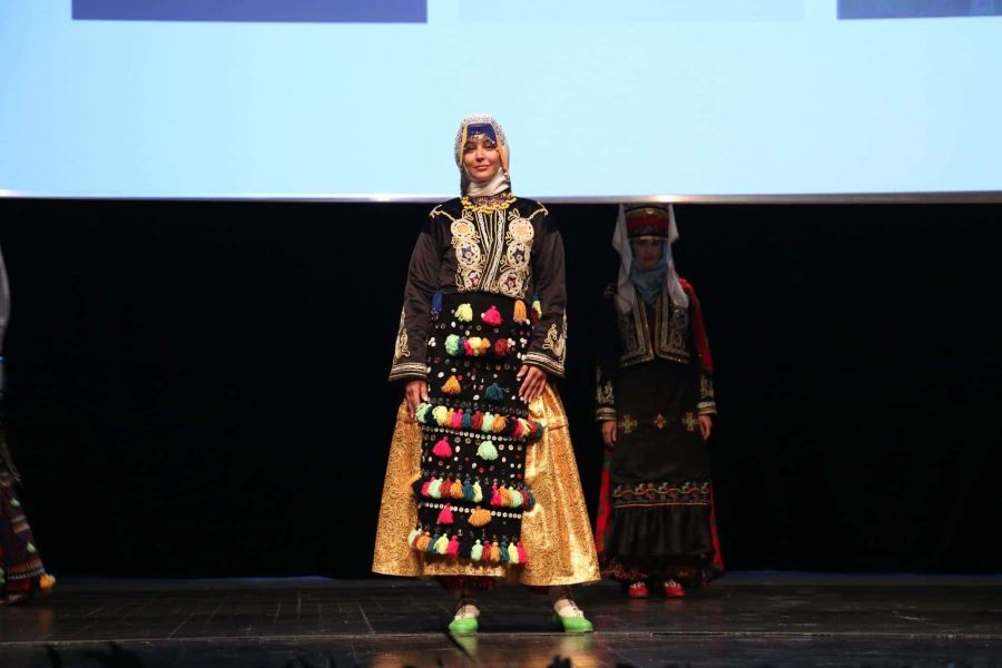 Yöresel kıyafetler gün yüzüne çıktı
