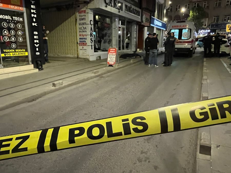 Evinin balkonundan düşen kadın hayatını kaybetti