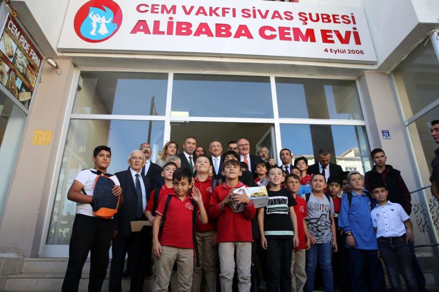 Alibaba Cemevi'ni ziyaret etti