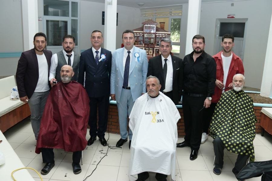 Yaşlıların kişisel bakımları yapıldı