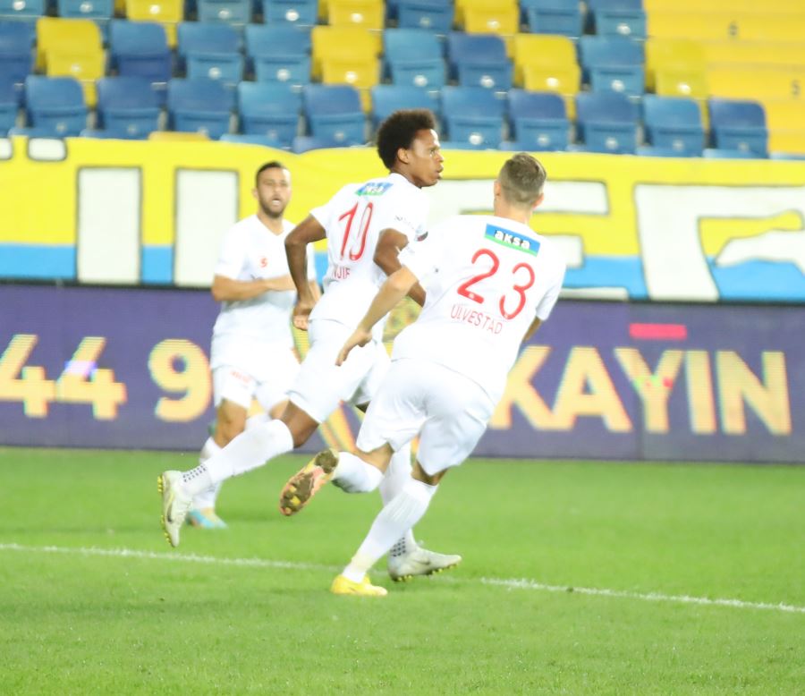 Clinton N’Jie, siftah yaptı