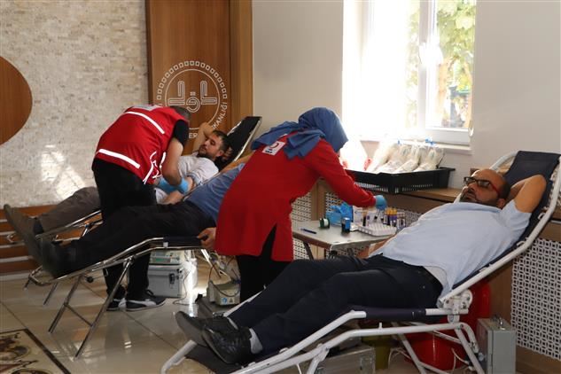 Din görevlilerinden kan bağışı