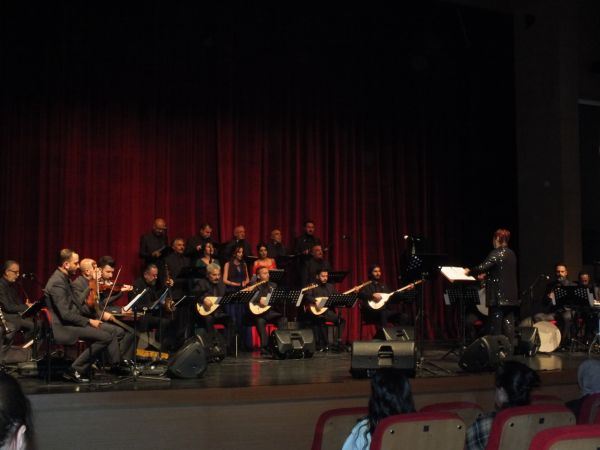 THM korosundan "Türkülerin Dili" konseri