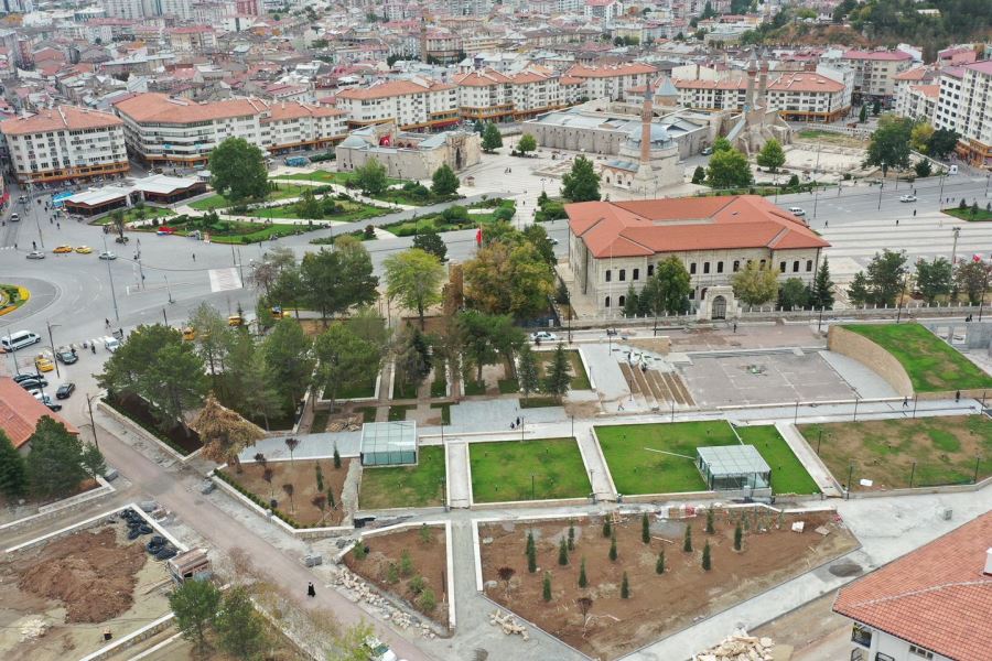 SULTAN ŞEHRE YAKIŞACAK