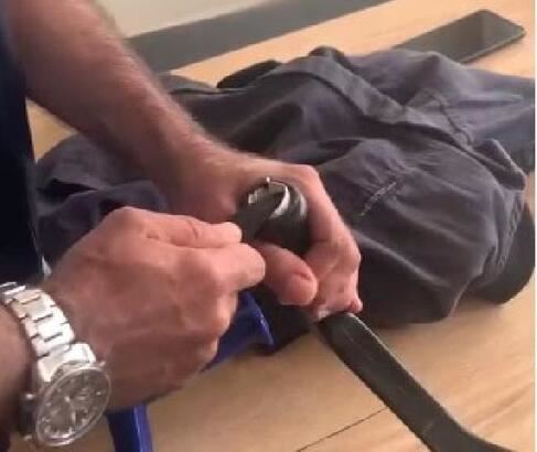 Koltuk değneğinden para çıktı (Video)