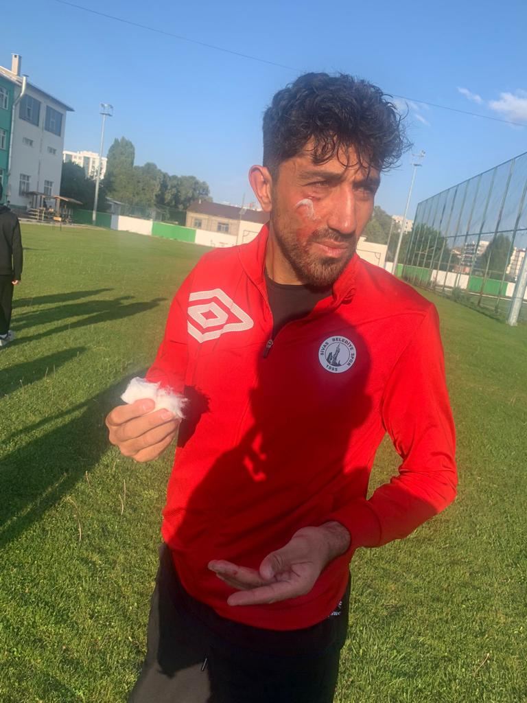 TAŞLARLA SALDIRDILAR