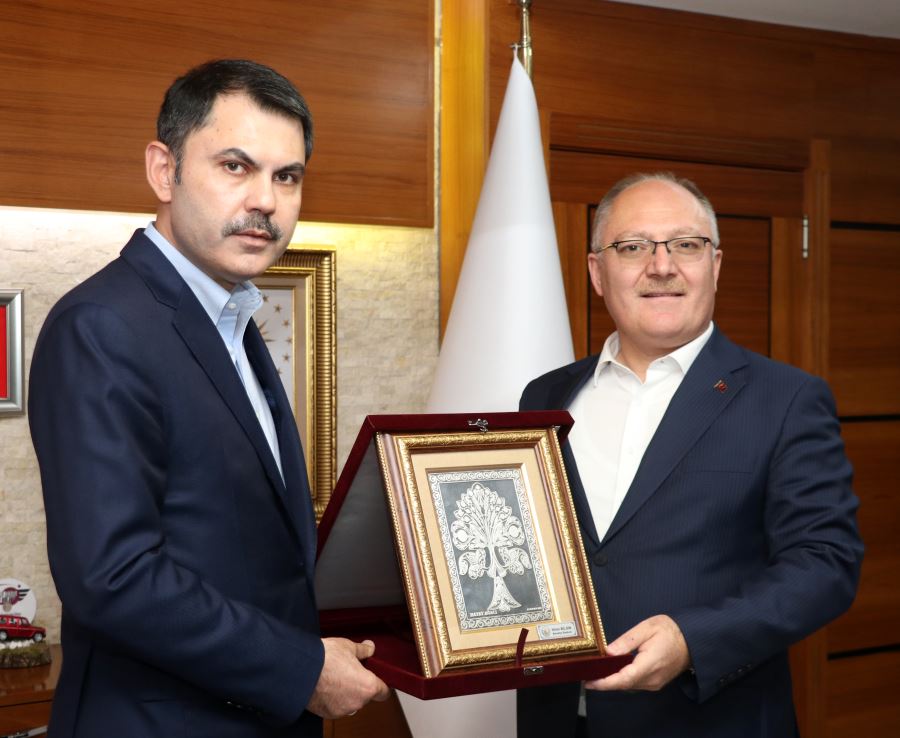 Bakan Kurum projeleri dinledi