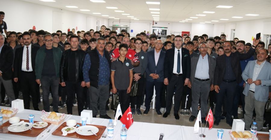 Demirgil tecrübelerini paylaştı