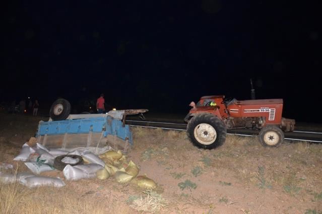 Traktör ile otomobil çarpıştı: 6 yaralı (VİDEO)