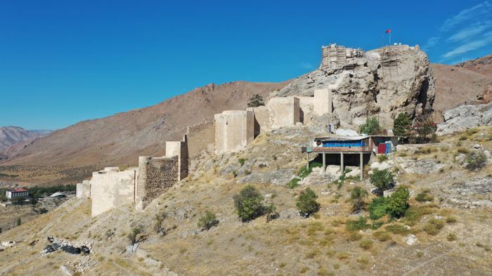 Divriği'nin tarihi kaleleri teleferikle birbirine bağlanacak