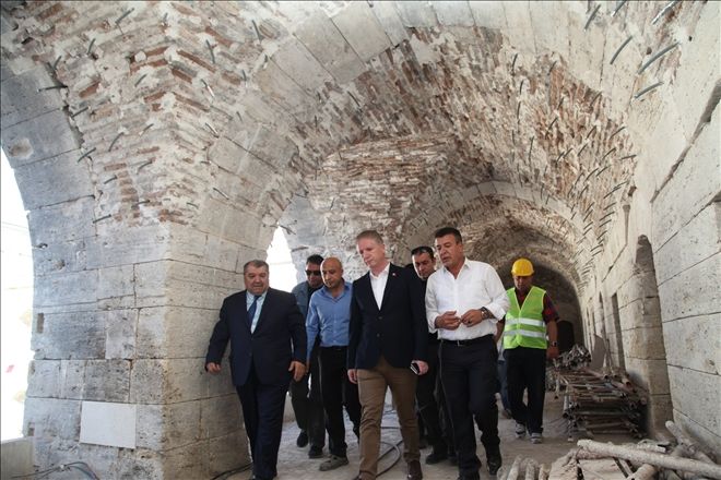 VALİ GÜL, BEHRAM PAŞA HANI´NI ZİYARET ETTİ