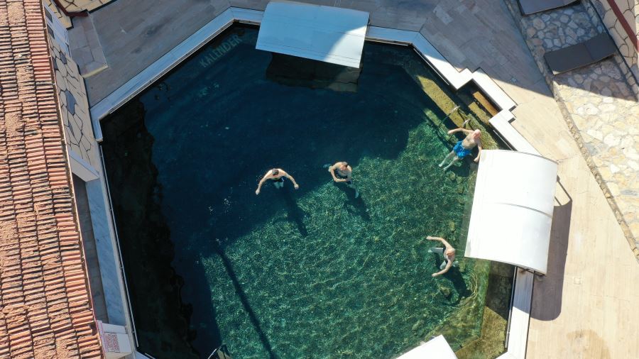 Sedef hastaları şifayı "doktor balıklar"da arıyor (video)