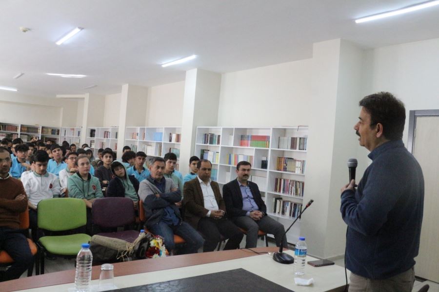 Öğrencilere Nuri Demirağ’ı anlattı