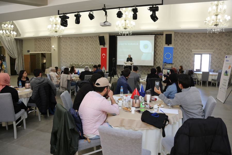 İKLİM VE GENÇLİK FORUMU DÜZENLENDİ