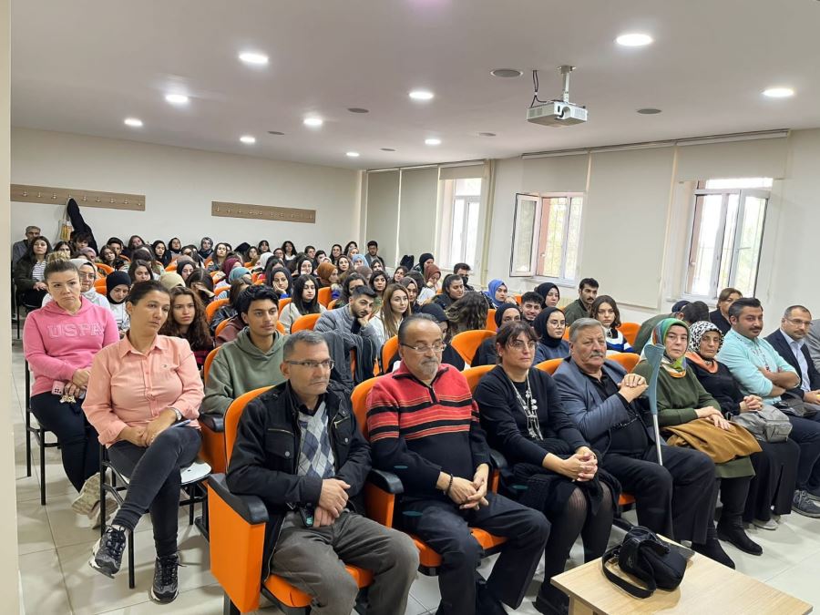 “Diyalizle Yaşamak” Konulu Söyleşi Düzenlendi