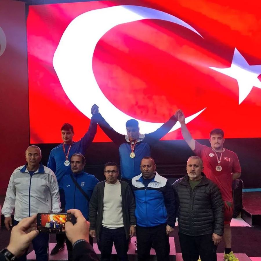 Emirhan, Türkiye üçüncüsü oldu