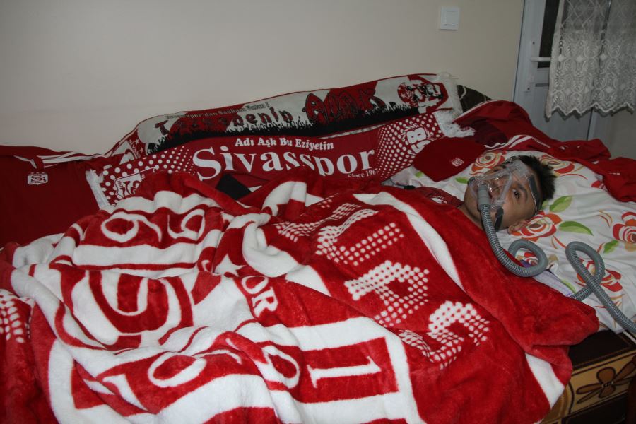 Futbolculardan Regaib’e sürpriz ziyaret