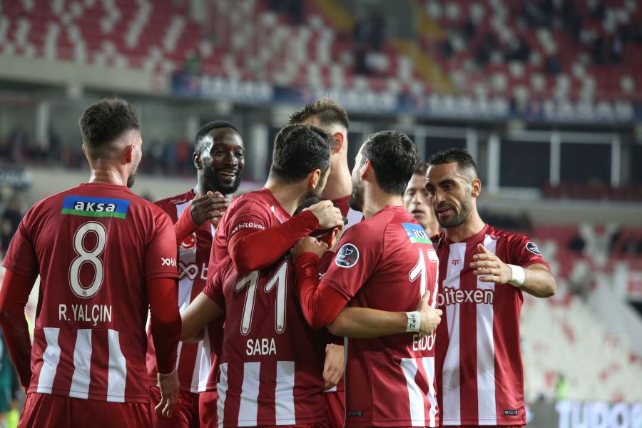 ÜMRANİYE İLE  LİGDE İLK KEZ