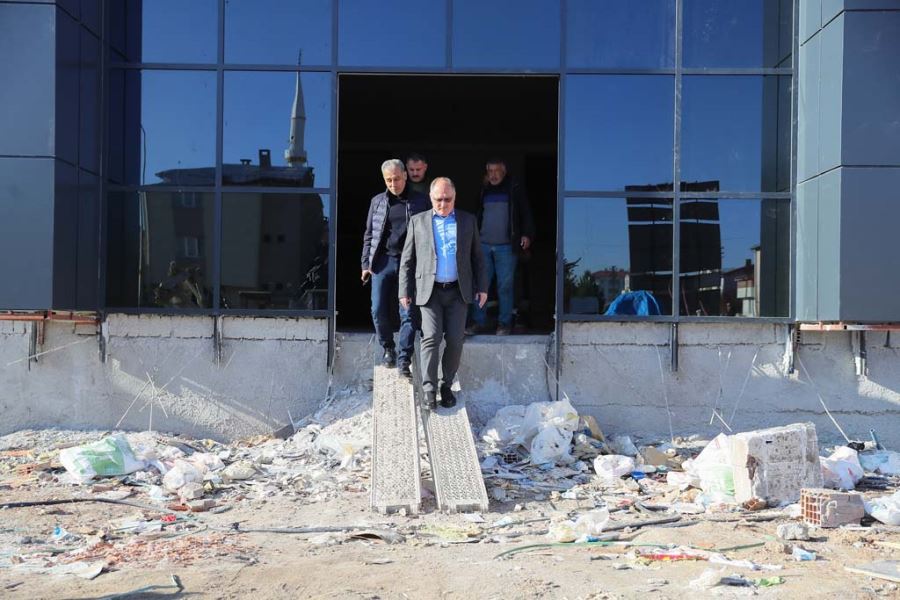 Az laf, çok iş üretiyoruz