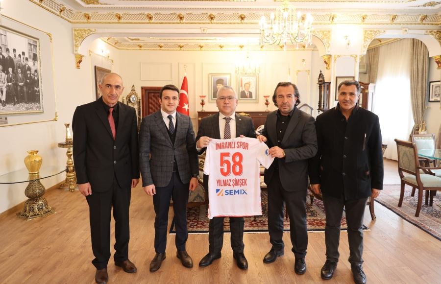 Vali Şimşek’e İmranlıspor forması hediye ettiler
